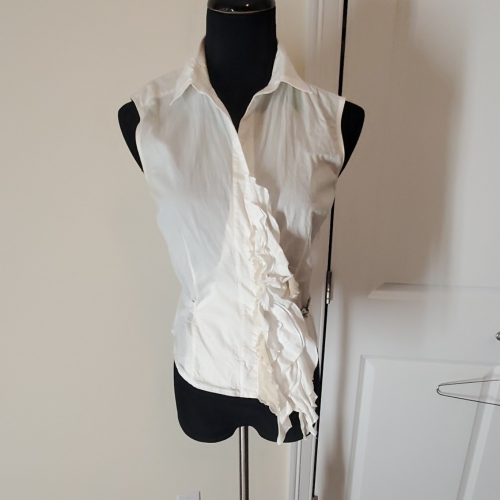 SAO PAULO Very unique white sleeveless shirt
